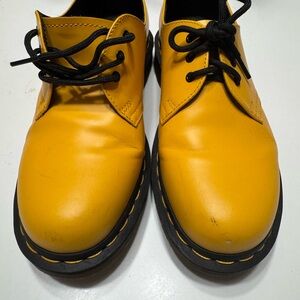 Unisex women’s EU 39 men’s EU6 Dr. Martens Yellow Oxfords with Black Soles